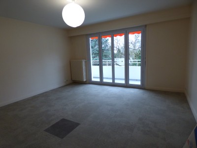 APARTMENT 3 ROOMS TO RENT - DIVONNE LES BAINS - 90,19 m2 - 1 900 € including tenant fees