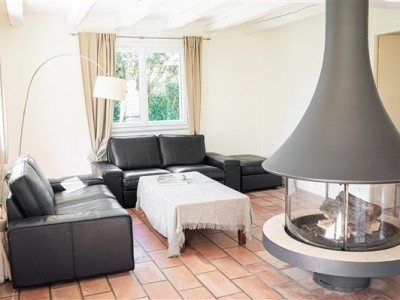 VILLA TO RENT - DIVONNE LES BAINS - 191.41 m2 - 3950€ including tenant fees