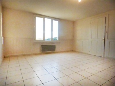 INVESTMENT BUILDING FOR SALE - CESSY - 235 m2 - 877450€