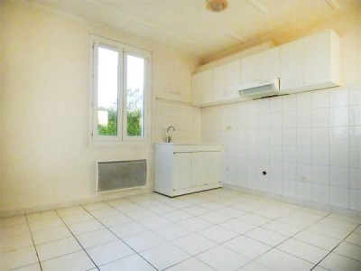 INVESTMENT BUILDING FOR SALE - CESSY - 235 m2 - 877450€