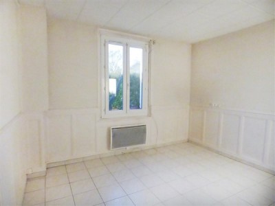 INVESTMENT BUILDING FOR SALE - CESSY - 235 m2 - 877450€