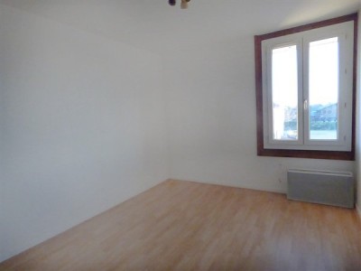 INVESTMENT BUILDING FOR SALE - CESSY - 235 m2 - 877450€