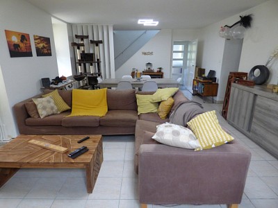 HOUSE TO RENT - DIVONNE LES BAINS - 95,73 m2 - 2580 € including tenant fees