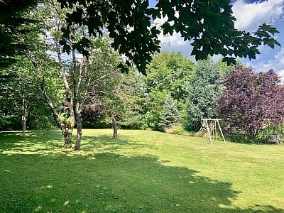 HOUSE TO RENT - DIVONNE LES BAINS - 269.71 m2 - 5380 € including tenant fees