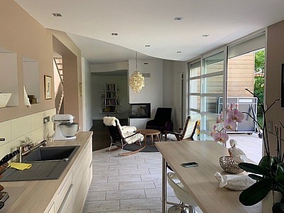 HOUSE TO RENT - DIVONNE LES BAINS - 269.71 m2 - 5380 € including tenant fees