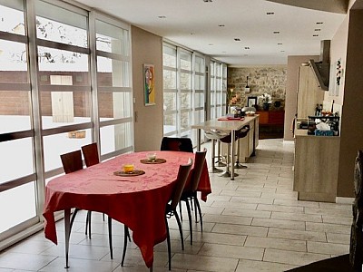 HOUSE TO RENT - DIVONNE LES BAINS - 269.71 m2 - 5380 € including tenant fees