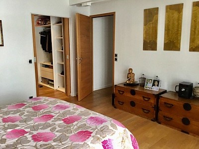 HOUSE TO RENT - DIVONNE LES BAINS - 269.71 m2 - 5380 € including tenant fees