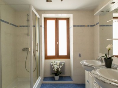 HOUSE FOR SALE - DIVONNE LES BAINS - 129.4 m2 - 690000€