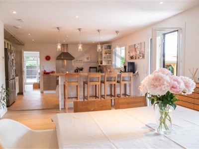 MAISON - VERSONNEX - 195.45 m2 - VENDU