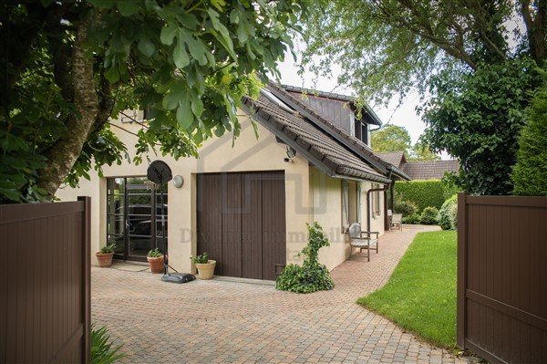 HOUSE - VERSONNEX - 195.45 m2 - SOLD