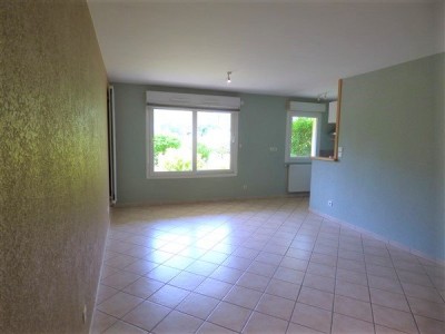 STUDIO TO RENT - DIVONNE LES BAINS - 34,86 m2 - 990 € including tenant fees