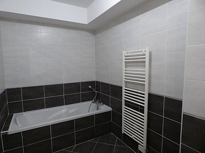 Studio meubl A LOUER - DIVONNE LES BAINS - 45.14 m2 - 1150€ charges comprises par mois