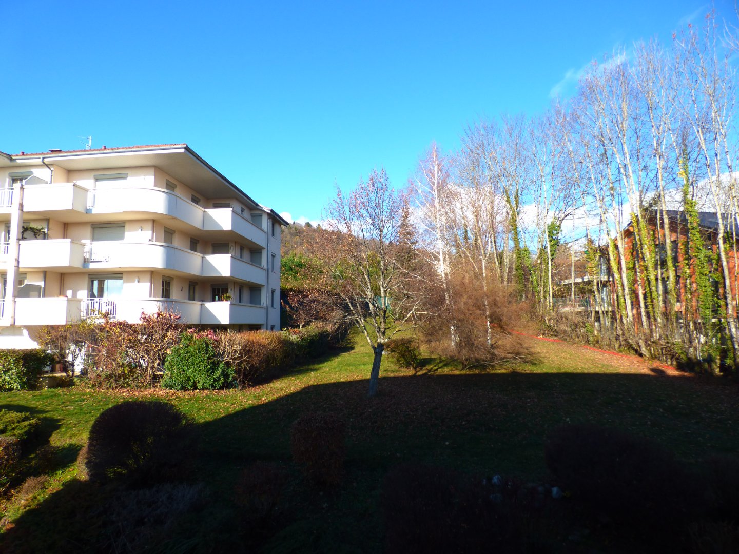 APPARTEMENT T2 A LOUER - DIVONNE LES BAINS - 64.72 m2 - 1 550 &euro; charges comprises par mois