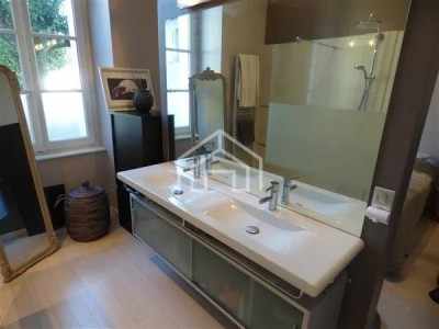 APPARTEMENT T2 A LOUER - DIVONNE LES BAINS - 76.81 m2 - 1780€ charges comprises par mois