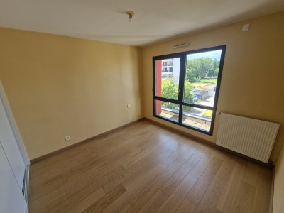 APARTMENT 2 ROOMS TO RENT - FERNEY VOLTAIRE - 43.7 m2 - 1180€ including tenant fees