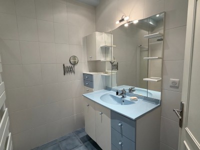 APPARTEMENT T3 A LOUER - DIVONNE LES BAINS - 66.43 m2 - 1 900 &euro; charges comprises par mois