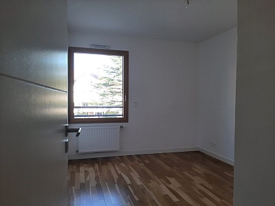 APPARTEMENT T3 A LOUER - DIVONNE LES BAINS - 75.63 m2 - 2150€ charges comprises par mois