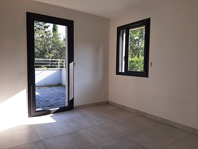 APARTMENT 3 ROOMS TO RENT - DIVONNE LES BAINS - 74.45 m2 - 1980€ including tenant fees