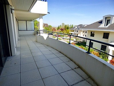 appartement A LOUER - DIVONNE LES BAINS - 70.8 m2 - 2 250 € charges comprises par mois