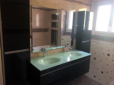 APARTMENT 4 ROOMS TO RENT - DIVONNE LES BAINS - 115.93 m2 - 2�200�&euro; including tenant fees