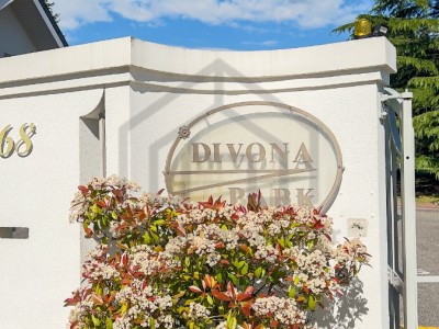 APARTMENT 4 ROOMS TO RENT - DIVONNE LES BAINS - 102.84 m2 - 2�890�&euro; including tenant fees