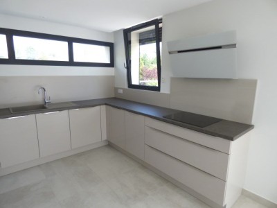 APPARTEMENT T4 A LOUER - DIVONNE LES BAINS - 102.09 m2 - 2 650 € charges comprises par mois
