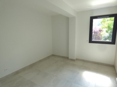 APPARTEMENT T4 A LOUER - DIVONNE LES BAINS - 102.09 m2 - 2 650 € charges comprises par mois