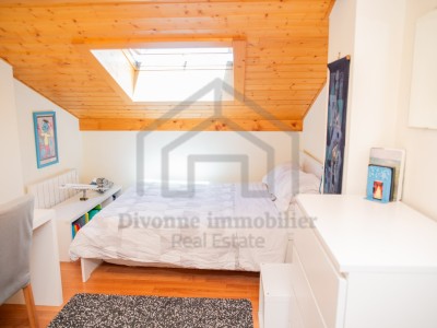 APARTMENT 4 ROOMS TO RENT - DIVONNE LES BAINS - 102.24 m2 - 2 550 € including tenant fees