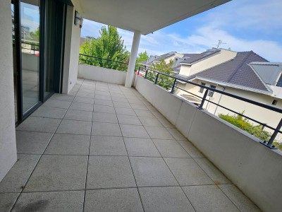 APPARTEMENT T4 A LOUER - DIVONNE LES BAINS - 97.12 m2 - 2 900 € charges comprises par mois
