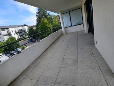 APPARTEMENT T4 A LOUER - DIVONNE LES BAINS - 97.12 m2 - 2 900 € charges comprises par mois