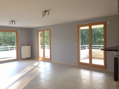 APPARTEMENT T4 A LOUER - DIVONNE LES BAINS - 120.47 m2 - 2 850 € charges comprises par mois