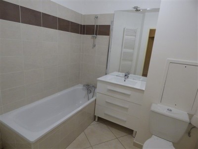 APPARTEMENT T4 A VENDRE - GEX - 77.18 m2 - 319000 €