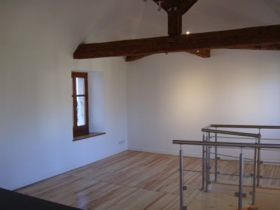 MAISON DE VILLE RENOVEE TYPE 5 SEMI MITOYENNE / BIEN ATYPIQUE