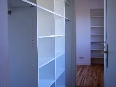 MAISON DE VILLE RENOVEE TYPE 5 SEMI MITOYENNE / BIEN ATYPIQUE