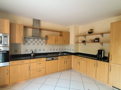 APARTMENT 5 ROOMS TO RENT - DIVONNE LES BAINS - 149.79 m2 - 3150€ including tenant fees