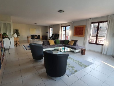 APARTMENT 5 ROOMS TO RENT - DIVONNE LES BAINS - 149.79 m2 - 3150€ including tenant fees