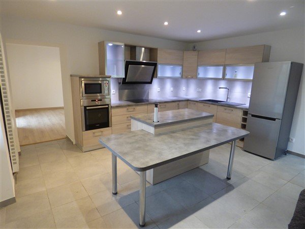 APARTMENT 5 ROOMS TO RENT - DIVONNE LES BAINS - 137.35 m2 - 2 550 &euro; including tenant fees