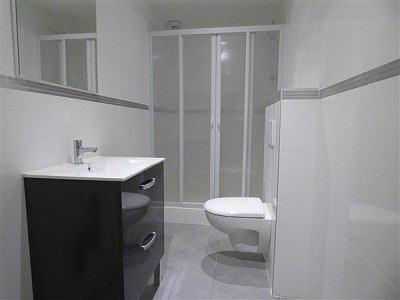 APARTMENT 5 ROOMS TO RENT - DIVONNE LES BAINS - 137.35 m2 - 2 550 € including tenant fees