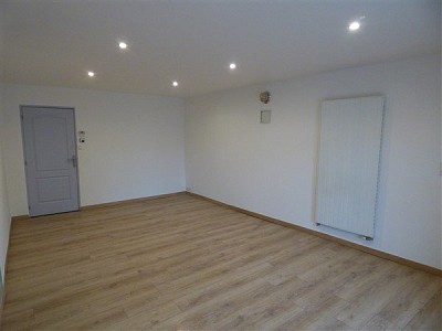 APARTMENT 5 ROOMS TO RENT - DIVONNE LES BAINS - 137.35 m2 - 2 550 € including tenant fees