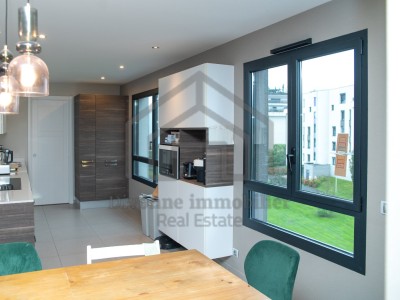 APPARTEMENT T5 A LOUER - ST GENIS POUILLY - 132.89 m2 - 2650€ charges comprises par mois