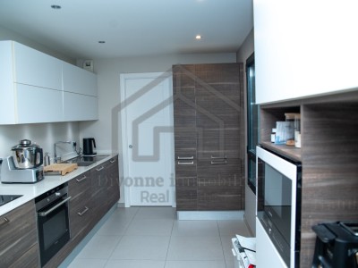 APPARTEMENT T5 A LOUER - ST GENIS POUILLY - 132.89 m2 - 2650€ charges comprises par mois