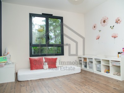 APPARTEMENT T5 A LOUER - ST GENIS POUILLY - 132.89 m2 - 2650€ charges comprises par mois
