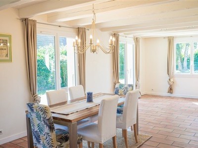 VILLA TO RENT - DIVONNE LES BAINS - 191.41 m2 - 3950€ including tenant fees