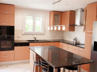 VILLA TO RENT - DIVONNE LES BAINS - 191.41 m2 - 3950€ including tenant fees