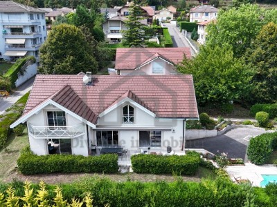 VILLA A LOUER - DIVONNE LES BAINS - 195 m2 - 4750€ charges comprises par mois