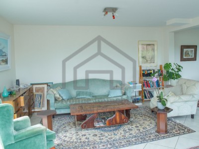 VILLA A LOUER - DIVONNE LES BAINS - 195 m2 - 4750€ charges comprises par mois