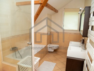 VILLA A LOUER - DIVONNE LES BAINS - 195 m2 - 4750€ charges comprises par mois