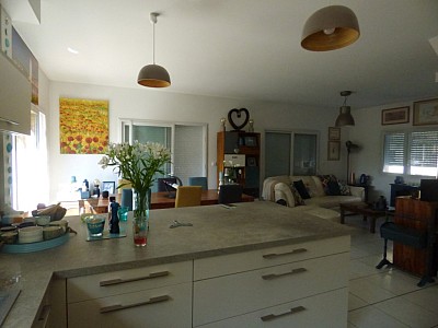 VILLA A LOUER - GEX - 123.1 m2 - 3 015 € charges comprises par mois