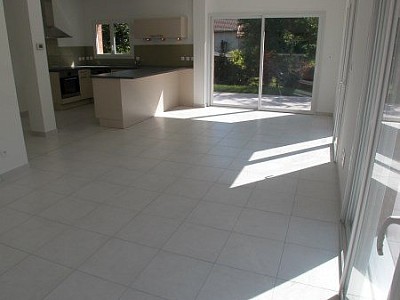 VILLA A LOUER - GEX - 123.1 m2 - 3 015 € charges comprises par mois