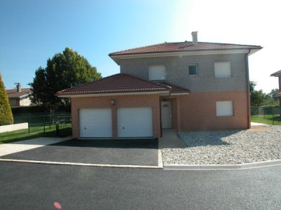 VILLA TO RENT - GEX - 123.1 m2 - 3 015 &euro; including tenant fees